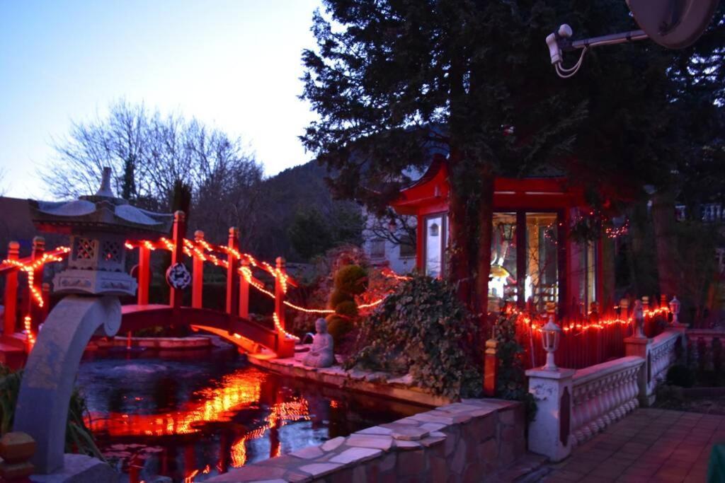 Gite Au Printemps Japonais, Petit Train De La Mure, Parc Des Ecrins Pierre-Chatel エクステリア 写真