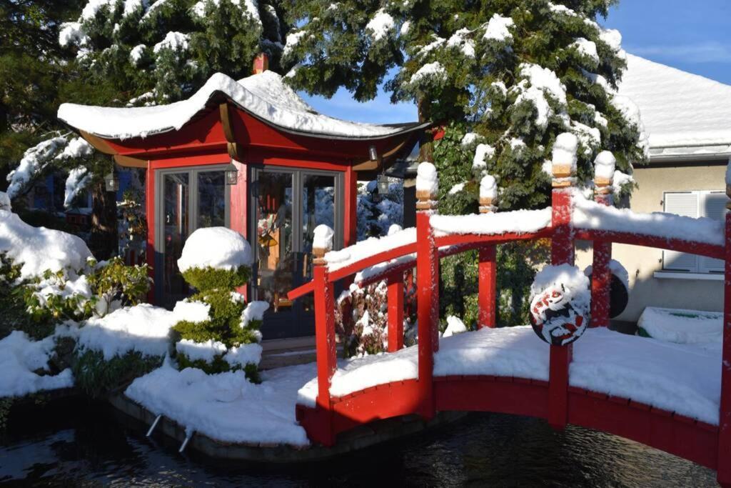 Gite Au Printemps Japonais, Petit Train De La Mure, Parc Des Ecrins Pierre-Chatel エクステリア 写真