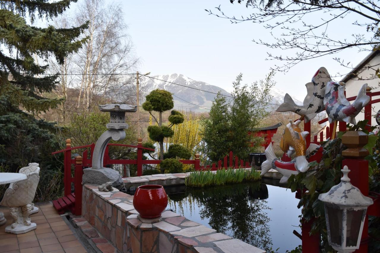 Gite Au Printemps Japonais, Petit Train De La Mure, Parc Des Ecrins Pierre-Chatel エクステリア 写真