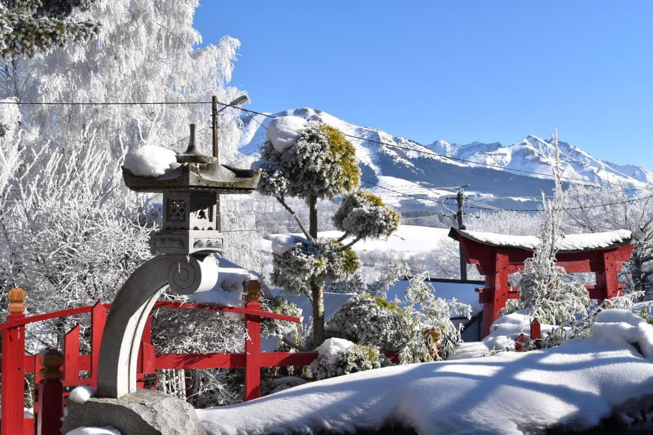 Gite Au Printemps Japonais, Petit Train De La Mure, Parc Des Ecrins Pierre-Chatel エクステリア 写真