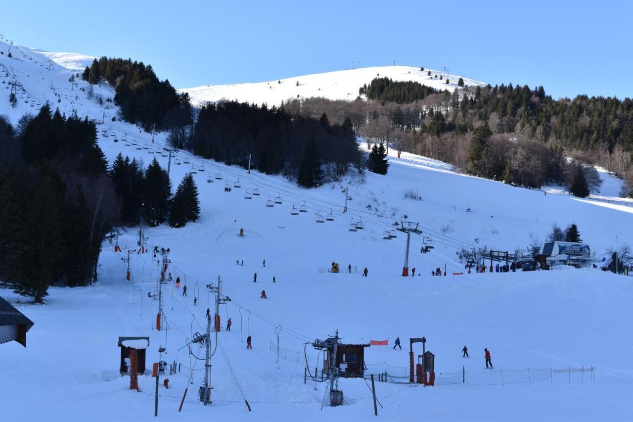 Gite Au Printemps Japonais, Petit Train De La Mure, Parc Des Ecrins Pierre-Chatel エクステリア 写真